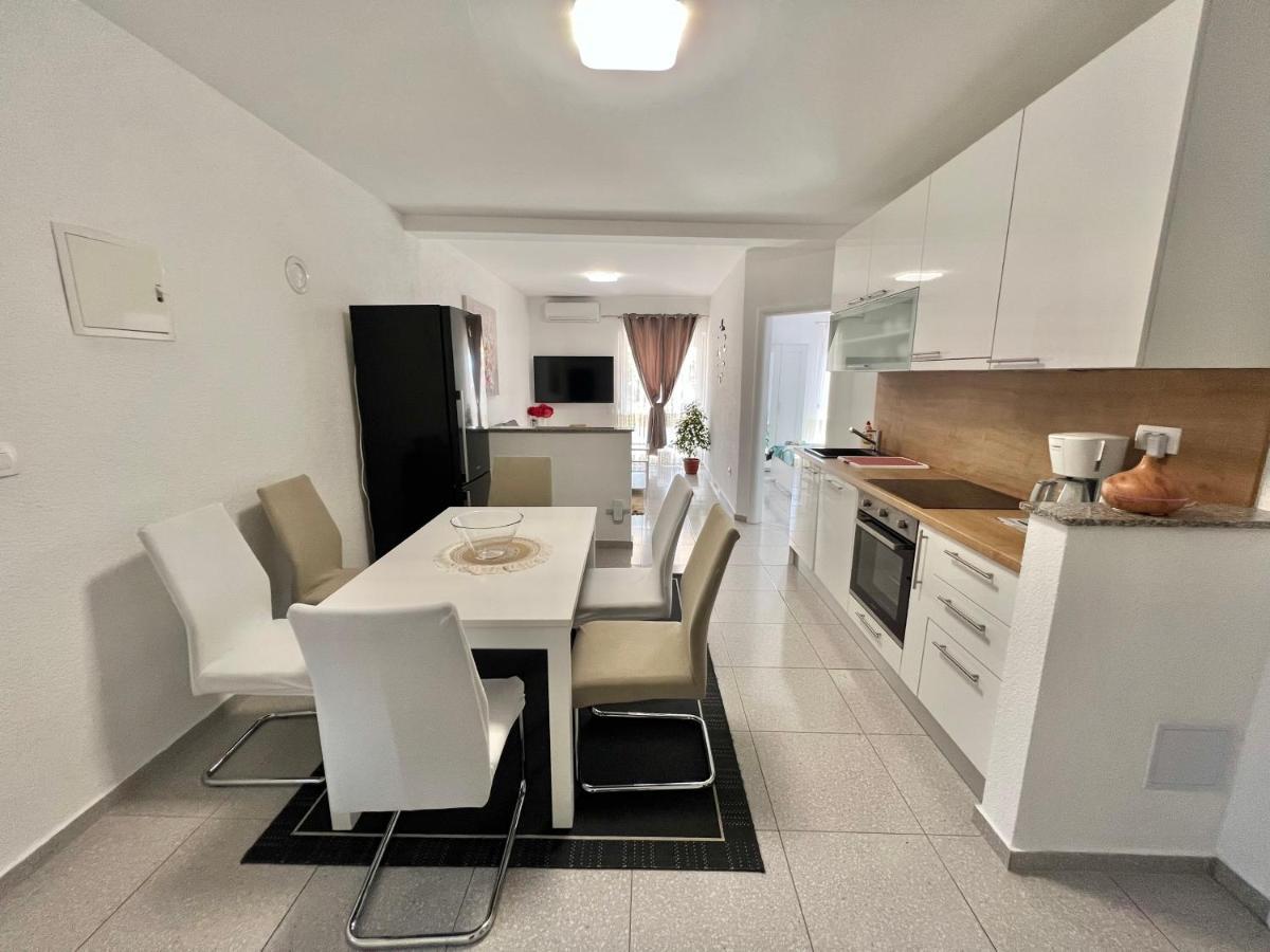 Apartmani Ana Dramalj Exteriér fotografie
