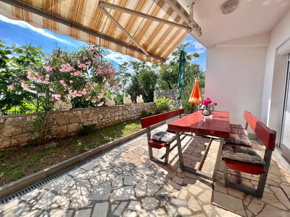 Apartmani Ana Dramalj Exteriér fotografie